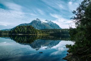 Paisaje de montañas en Bariloche