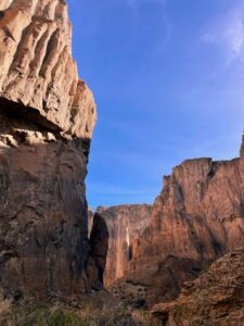 Piedra Parada y el Cañadon de la buitrera