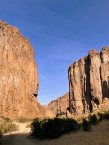 Piedra Parada y el Cañadon de la buitrera