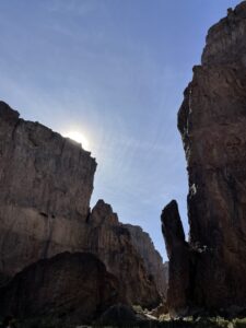 Piedra Parada y el Cañadon de la buitrera