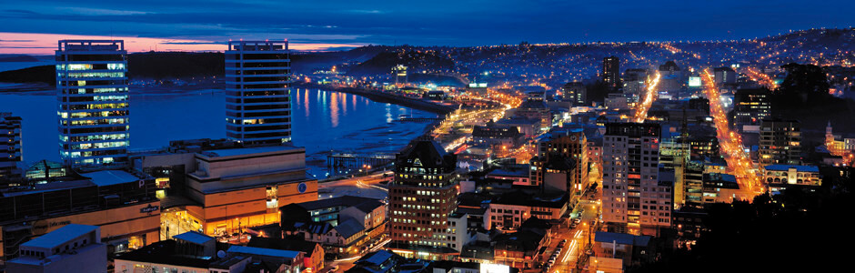 Vista panorámica de Puerto Montt de noche