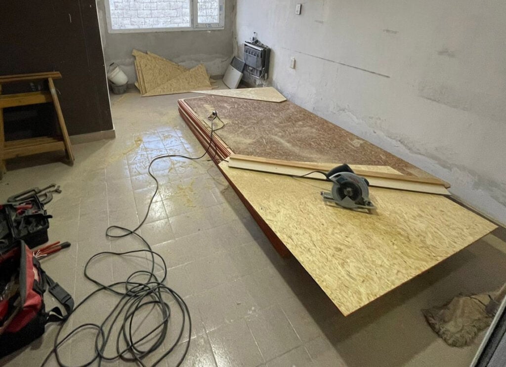 Workspace for cutting OSB panels and tools for a geodesic dome