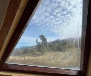 "Agua dentro del DVH por falla de sellado en ventana triangular